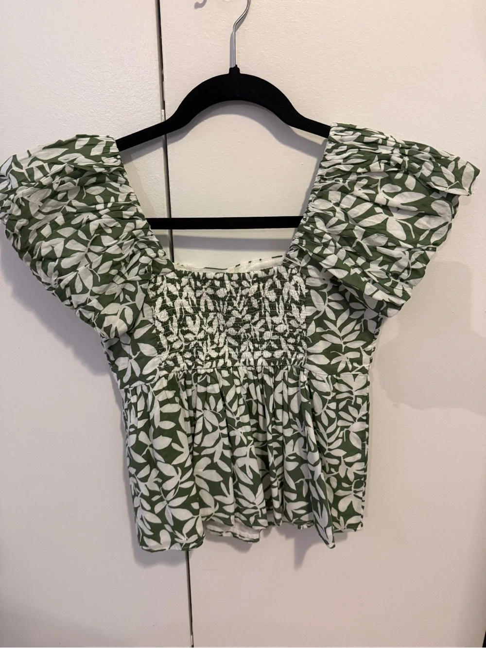 Abercrombie & Fitch size S green and white blouse